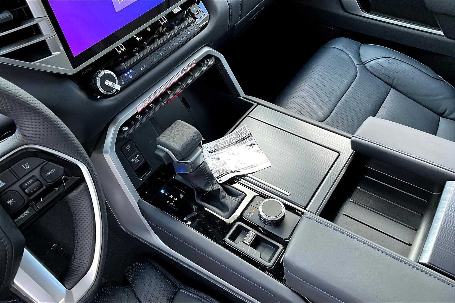 2025 Toyota Tundra Platinum CrewMax photo 6
