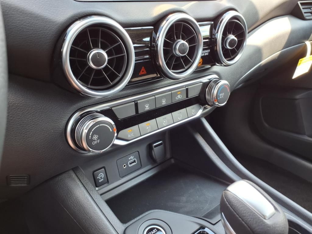 2025 Nissan Sentra S photo 17