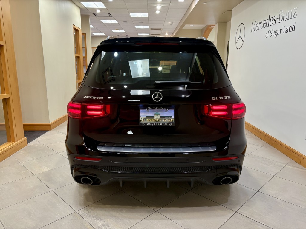 2025 Mercedes Benz GLB AMG 35 4MATIC photo 4