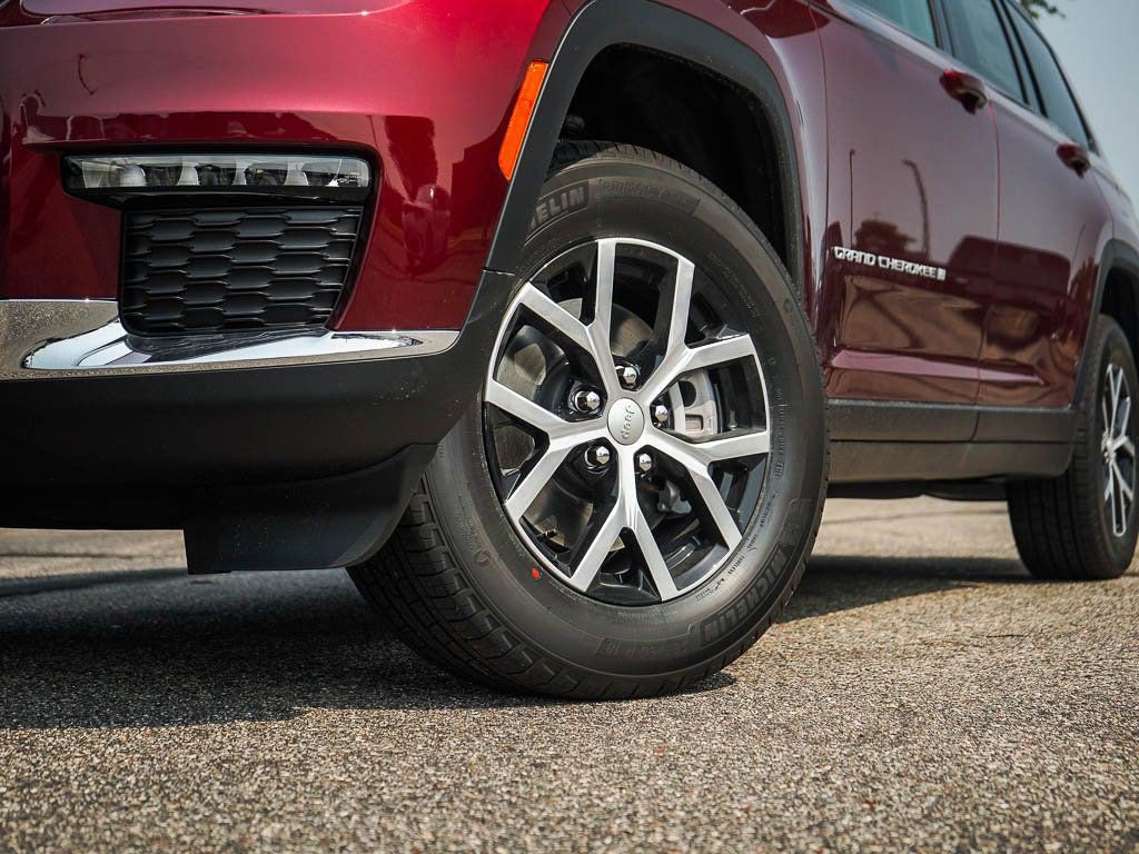 2025 Jeep Grand Cherokee Limited photo 5