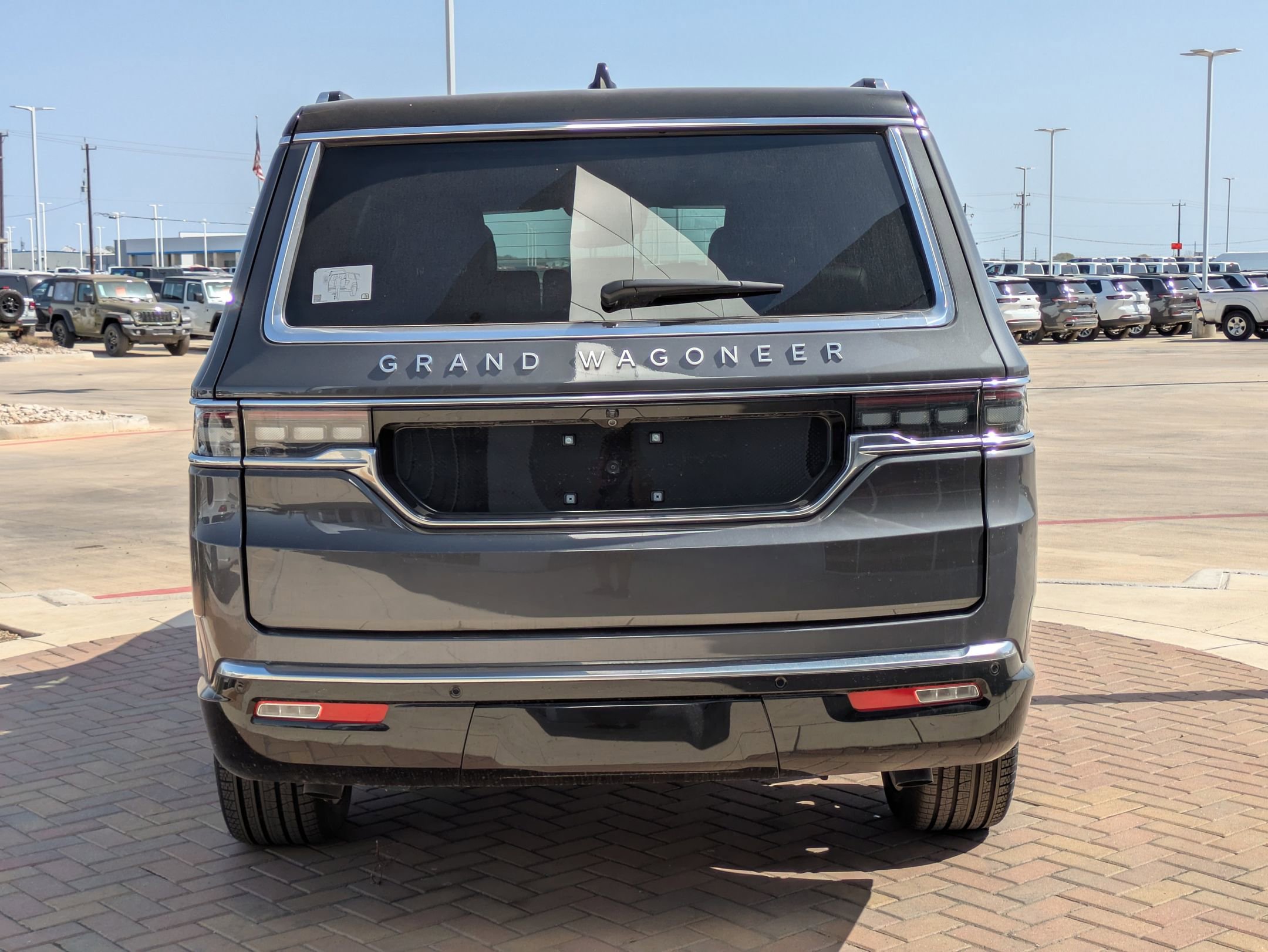 2024 Jeep Grand Wagoneer Base photo 4