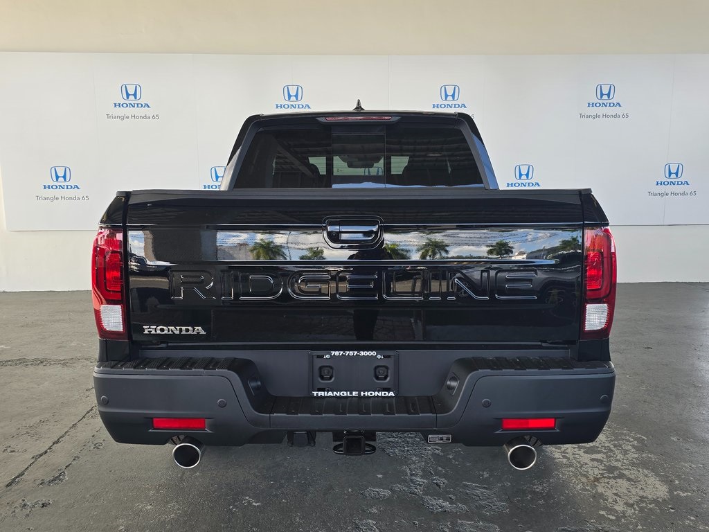 2025 Honda Ridgeline Black Edition photo 5