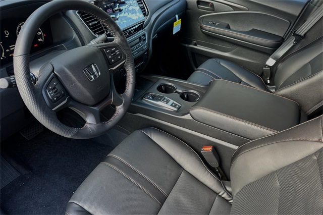 2025 Honda Ridgeline TrailSport photo 8