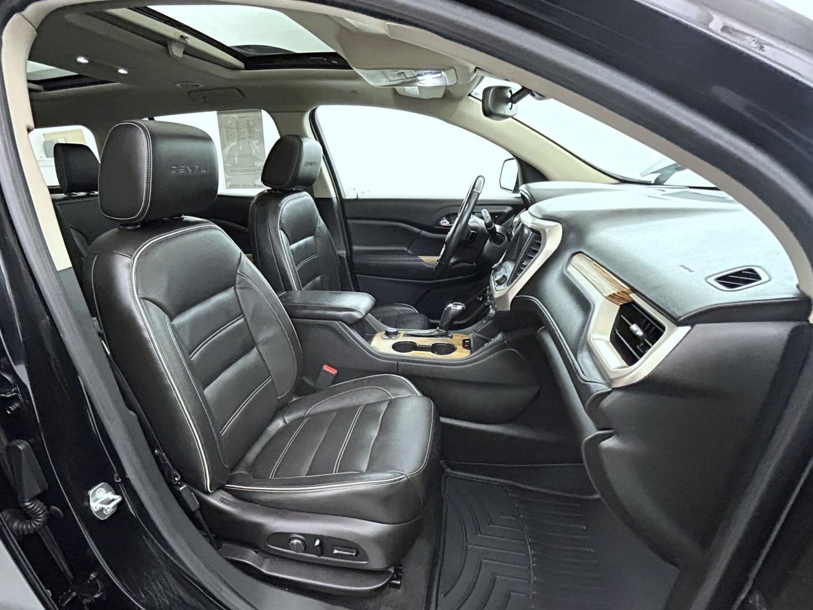 2017 Gmc Acadia Denali photo 14