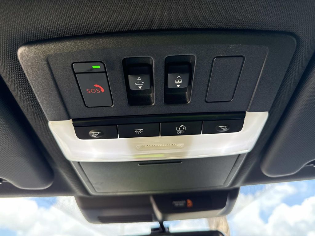 2023 Mitsubishi Outlander SEL 40th Anniversary Edition GT photo 33