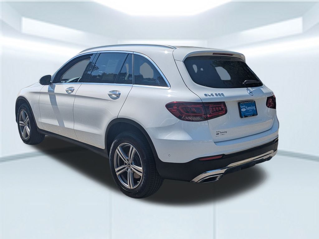 2022 Mercedes Benz GLC 300 photo 2