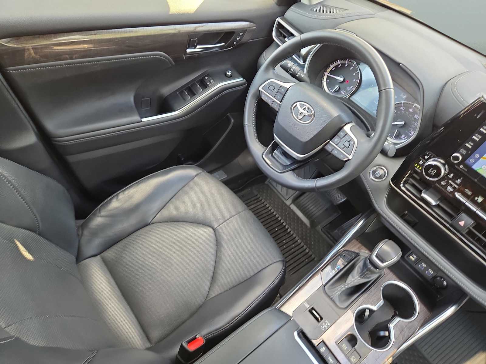 2022 Toyota Highlander Limited photo 19