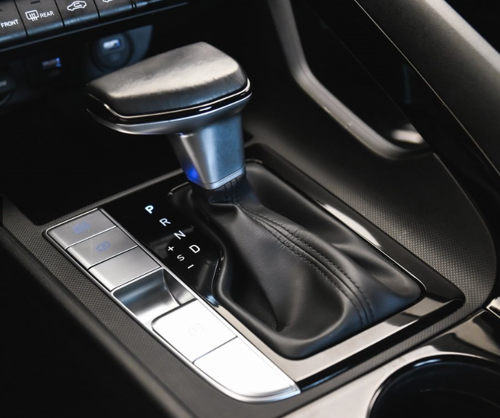 2023 Hyundai Elantra SEL photo 4