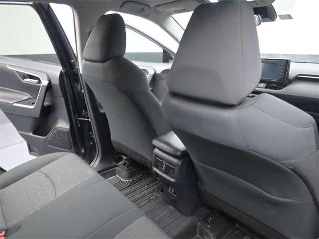 2020 Toyota RAV4 XLE photo 23