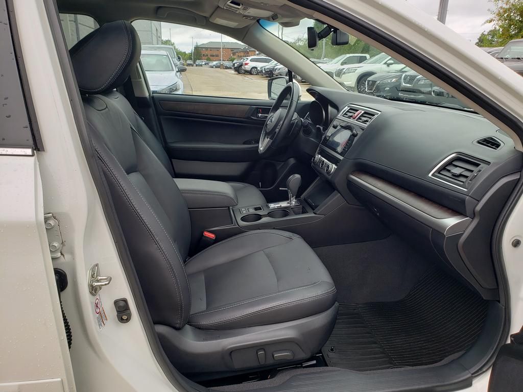 2017 Subaru Outback 3.6R Limited photo 21