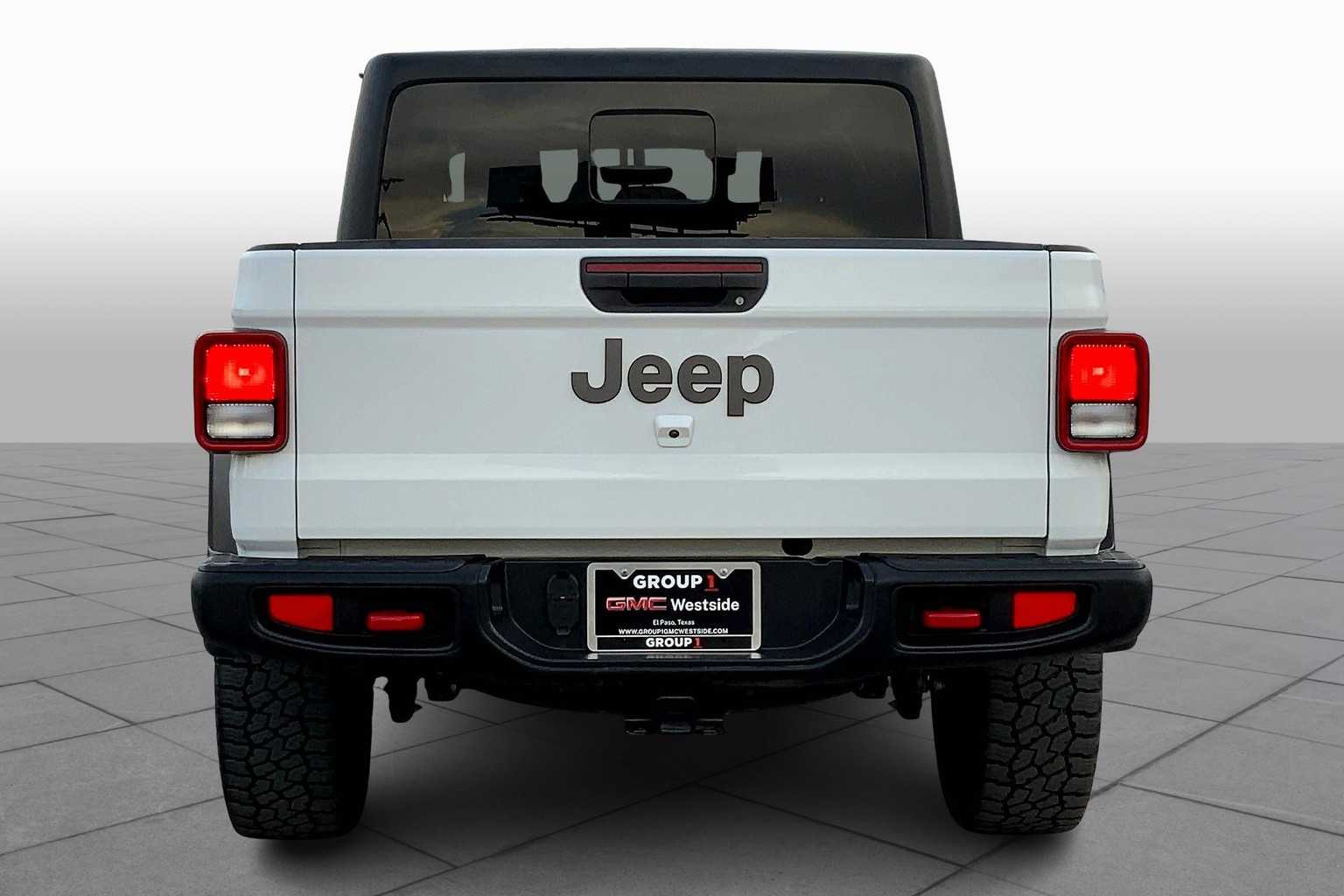 2020 Jeep Gladiator Rubicon photo 3