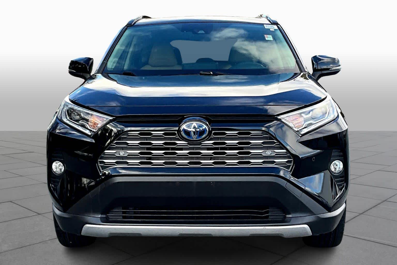 2020 Toyota RAV4 Hybrid Limited photo 3