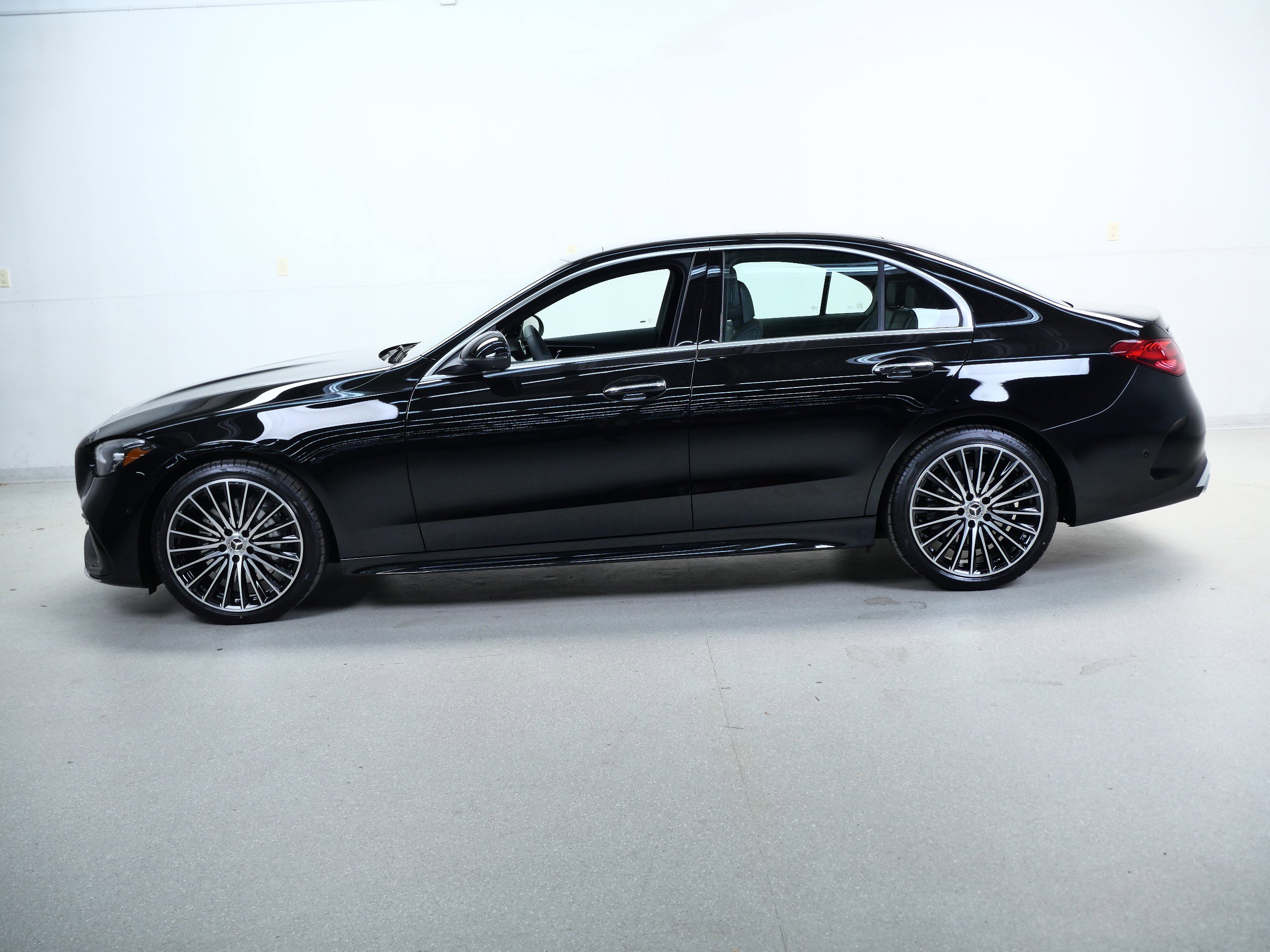 2026 Mercedes Benz C 300 4MATIC photo 4