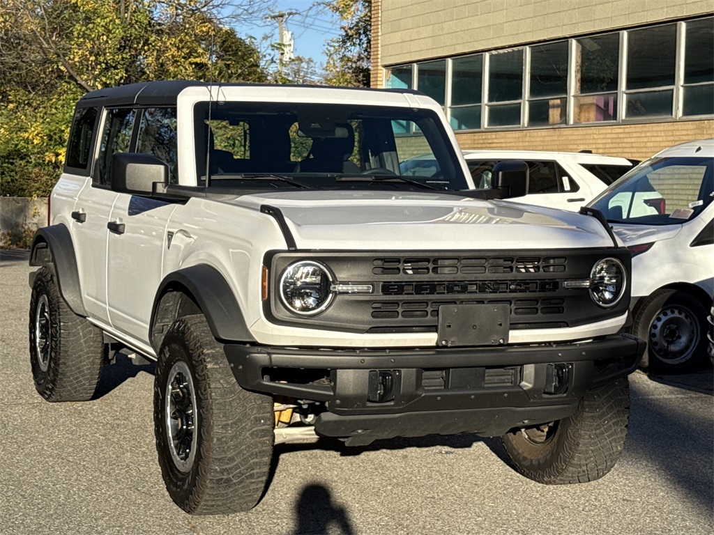 2023 Ford Bronco 4-Door Base's photo