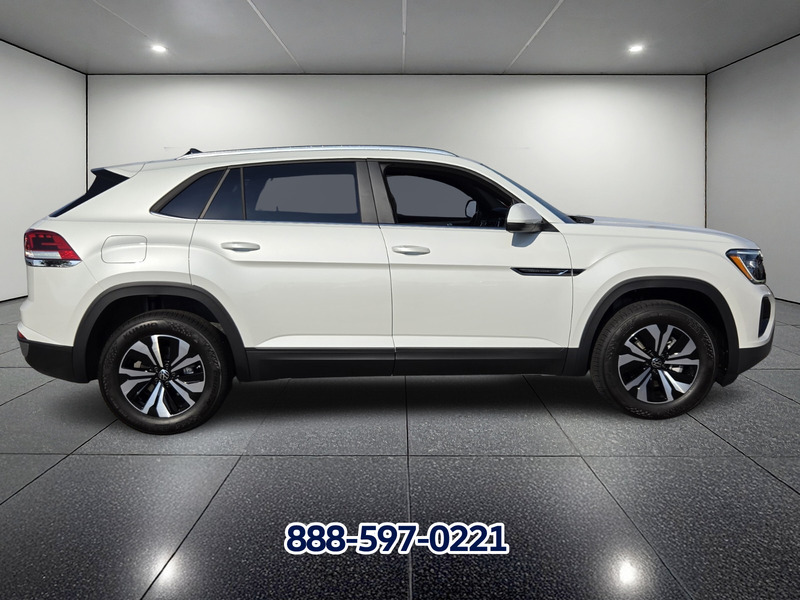 2026 Volkswagen Atlas Cross Sport SE photo 2