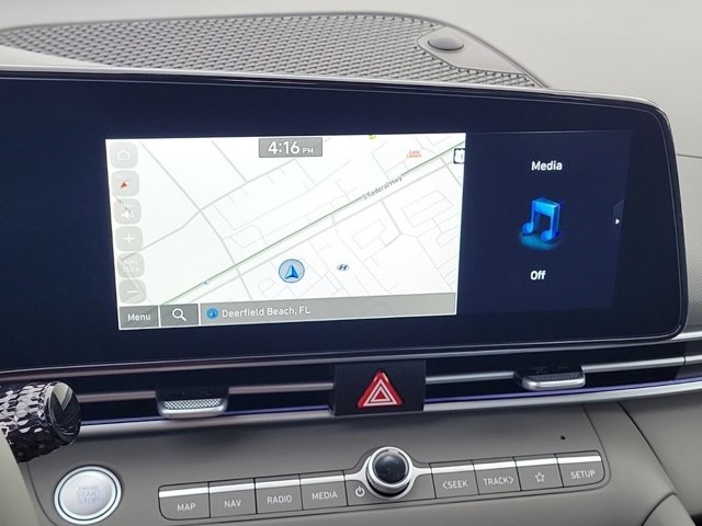 2025 Hyundai Elantra SEL Convenience photo 22