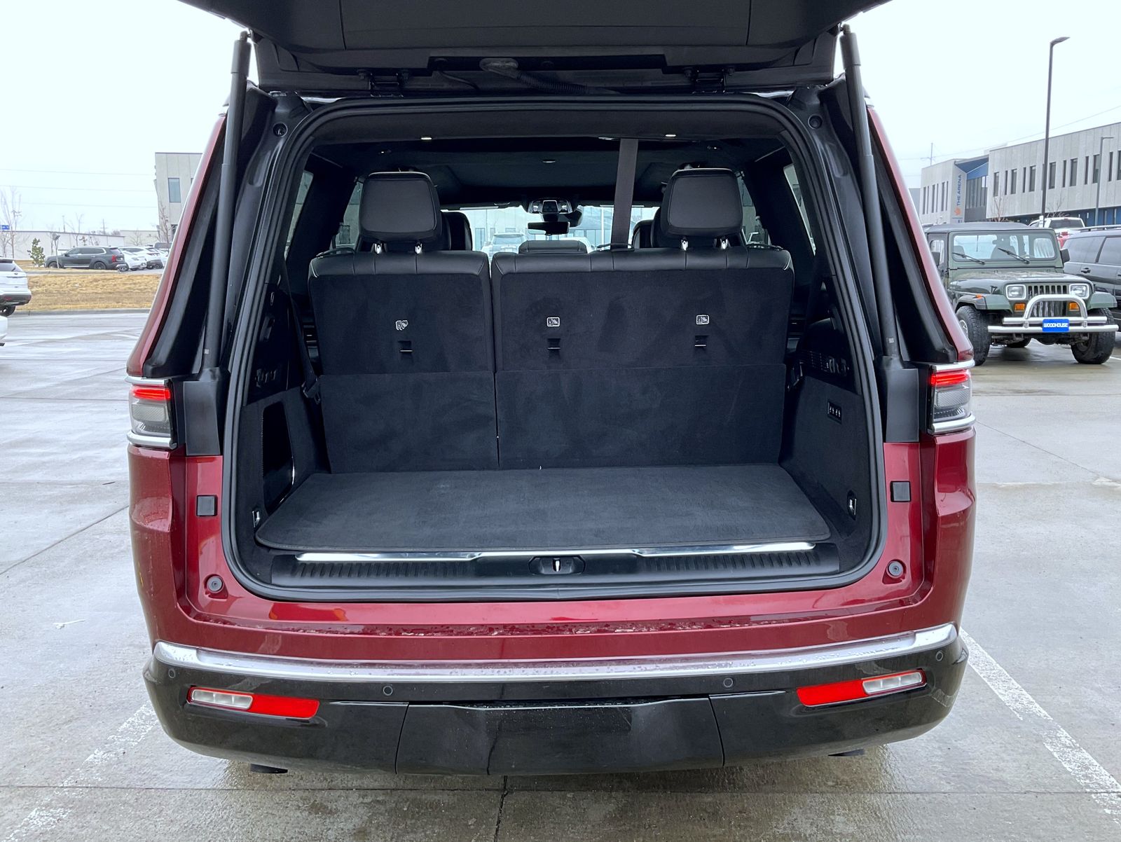 2023 Jeep Grand Wagoneer Series II Limited photo 24