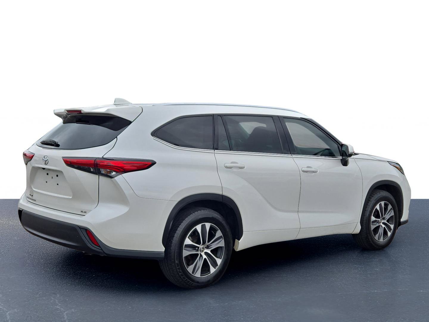 2021 Toyota Highlander XLE photo 7