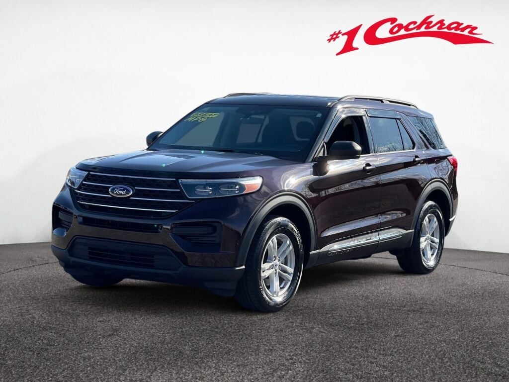 2023 Ford Explorer XLT photo 2