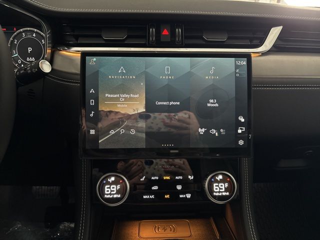 2025 Jaguar F-PACE P400 R-Dynamic S photo 18