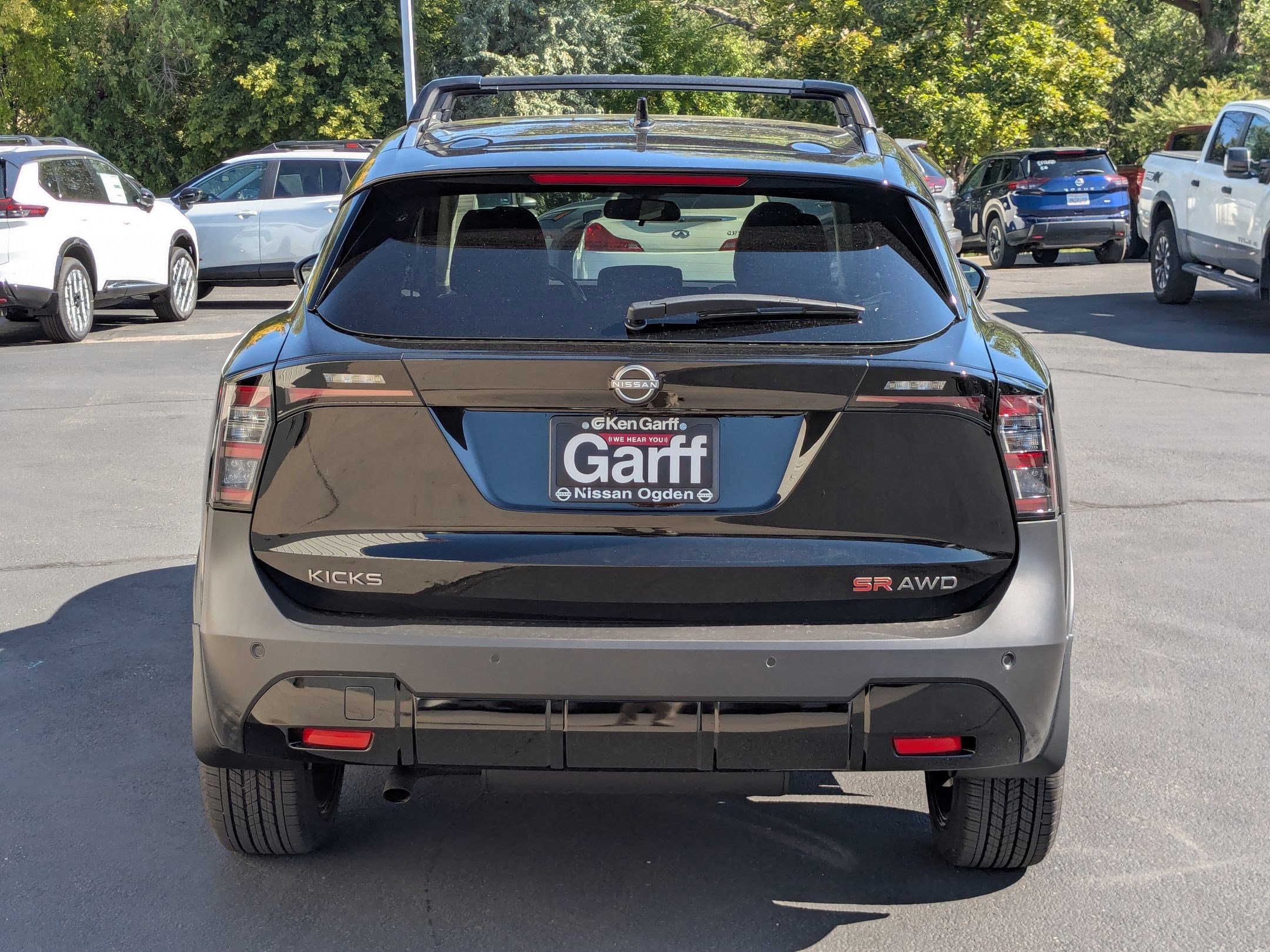 2026 Nissan Kicks SR photo 4