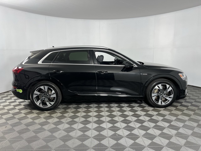 2023 Audi e-tron Premium Plus photo 3