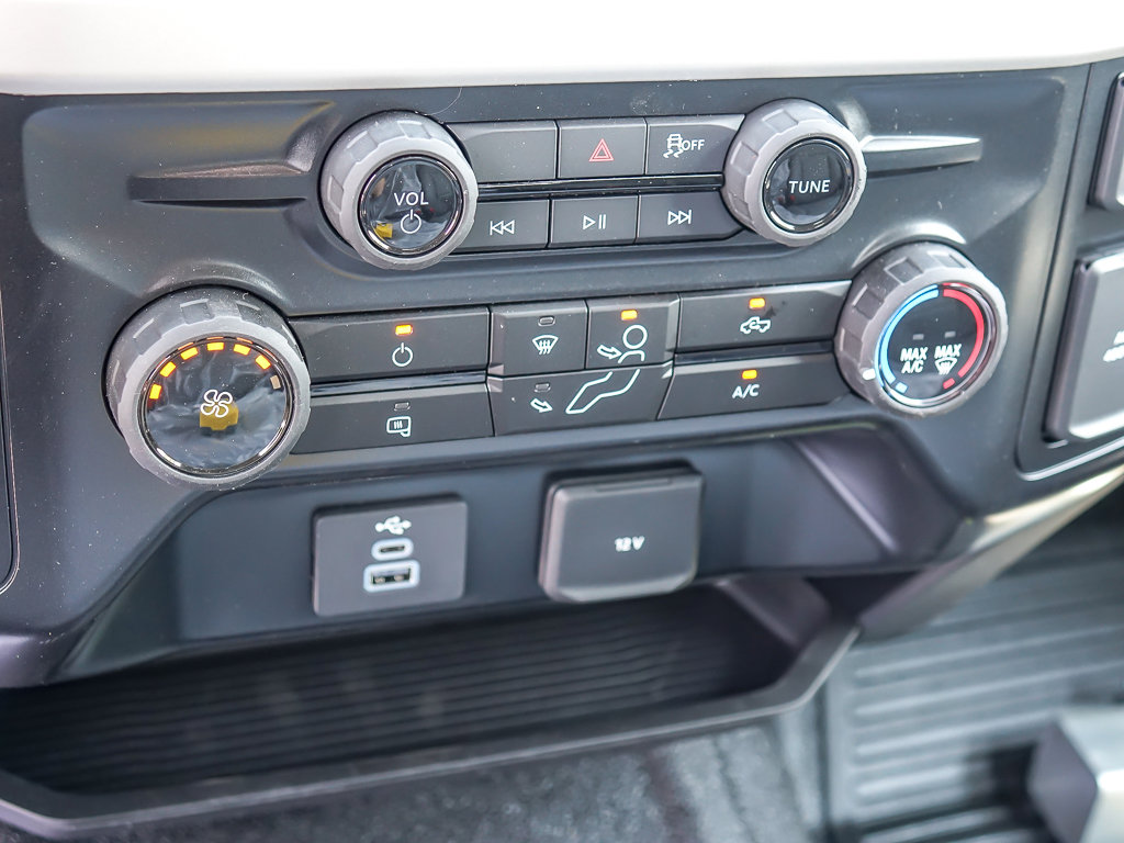 2025 FORD F-450 - Image 18