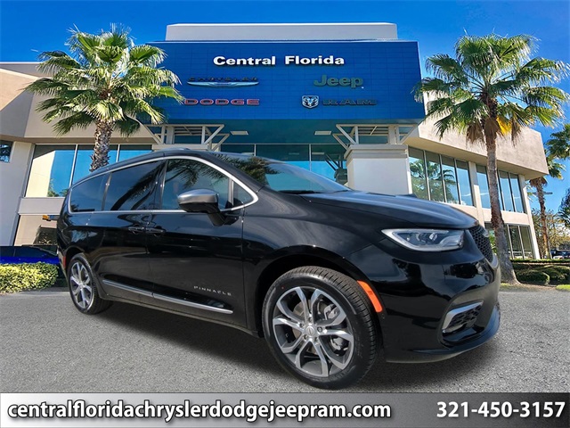2026 Chrysler Pacifica Pinnacle's photo