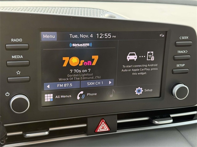 2023 Hyundai Elantra SEL photo 3