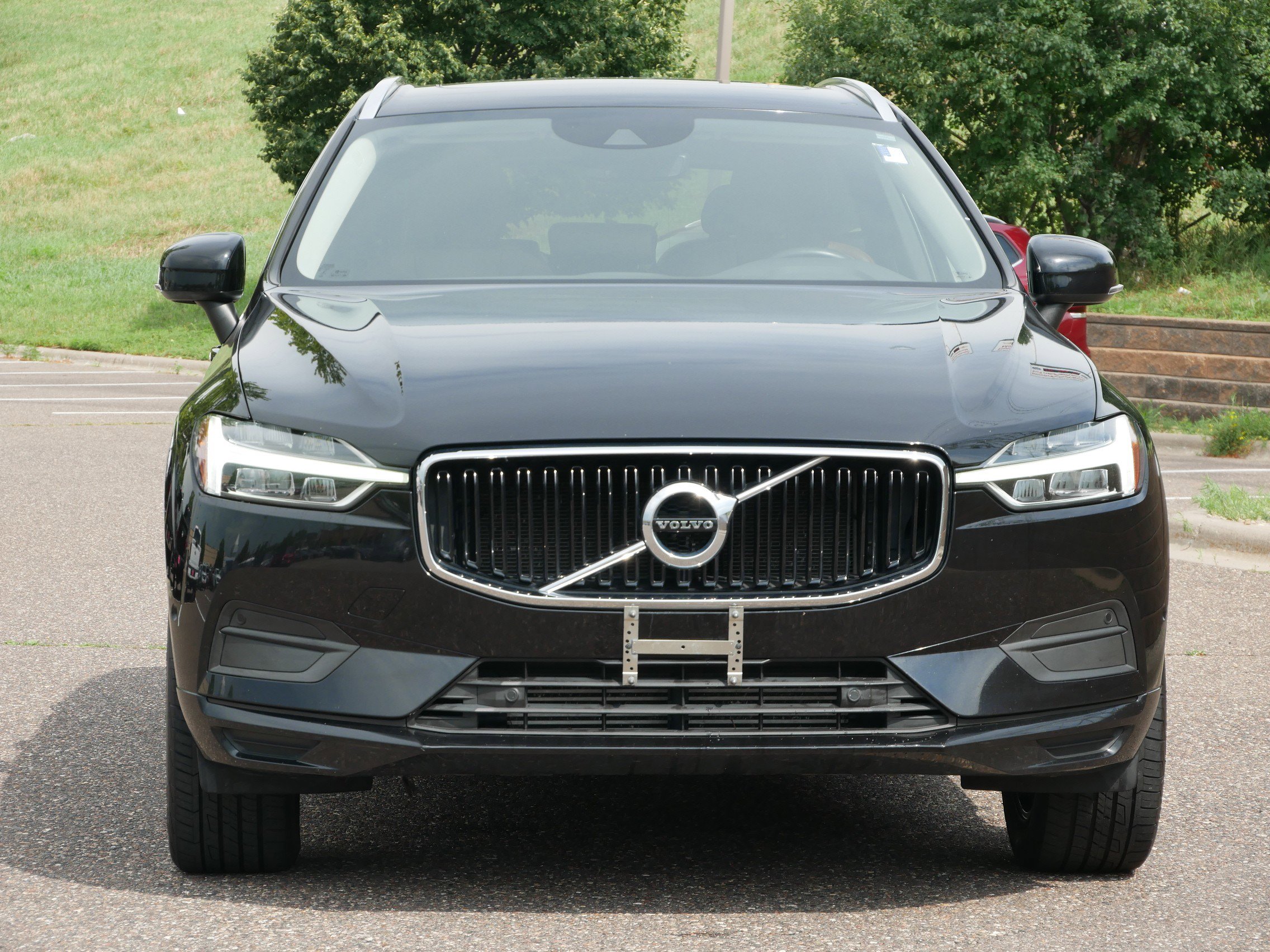 Used 2019 Volvo XC60 Momentum with VIN LYVA22RK8KB229210 for sale in Eden Prairie, Minnesota
