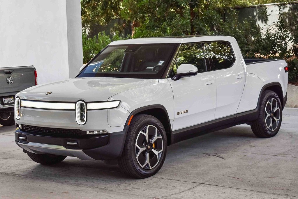2022 Rivian R1T Adventure photo 3