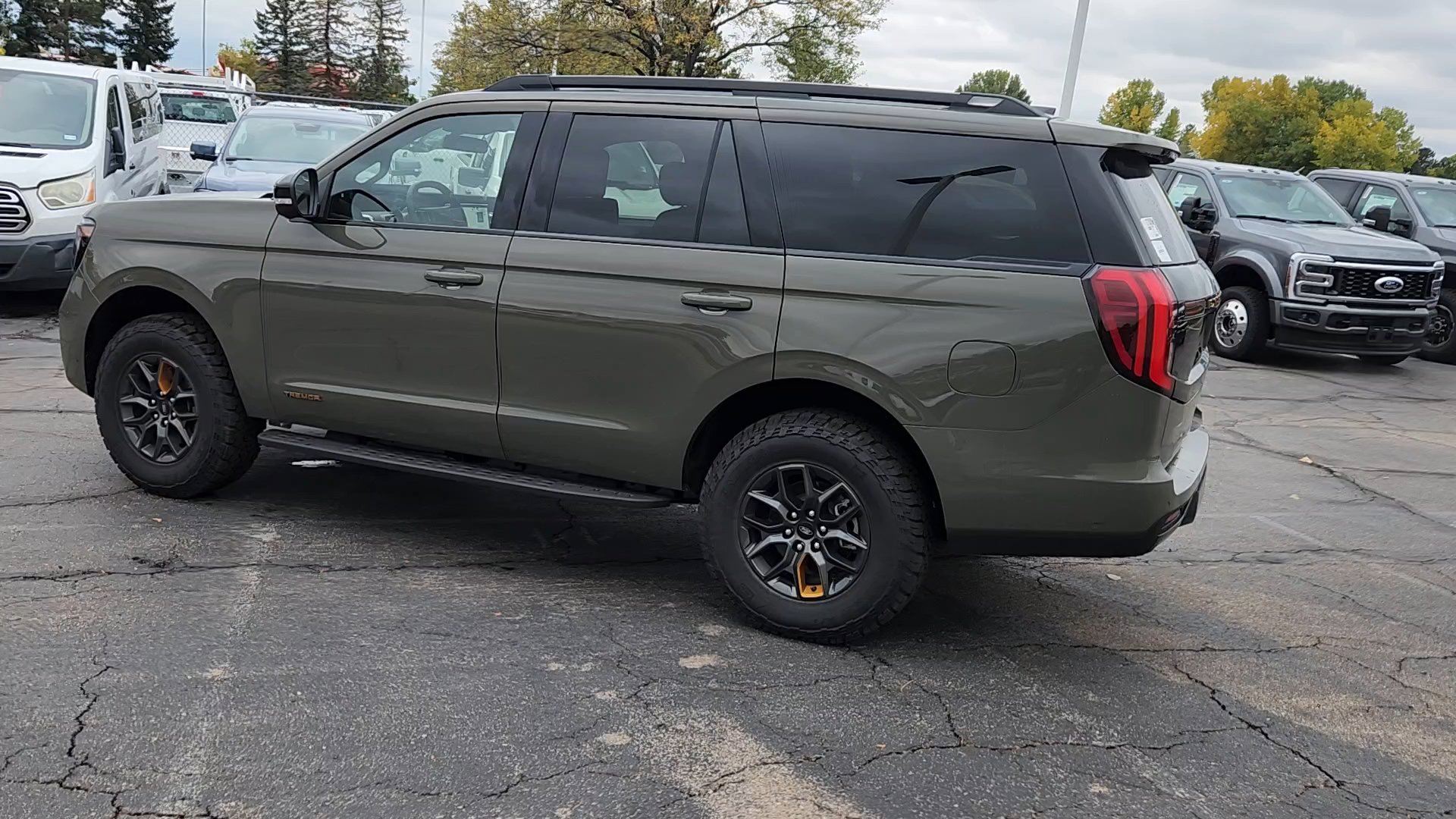 2025 Ford Expedition photo 4