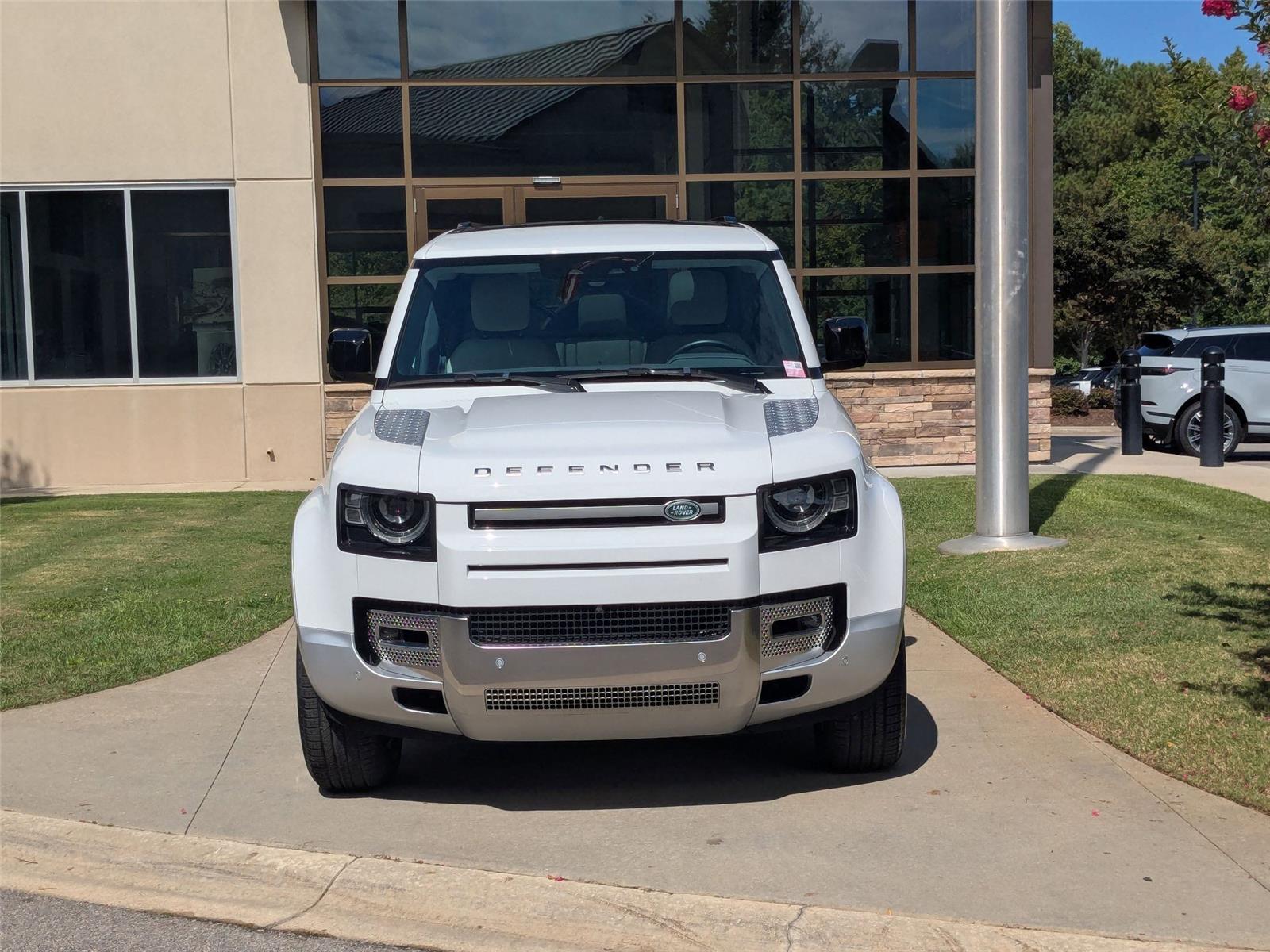 2023 Land Rover Defender 130 First Edition photo 2