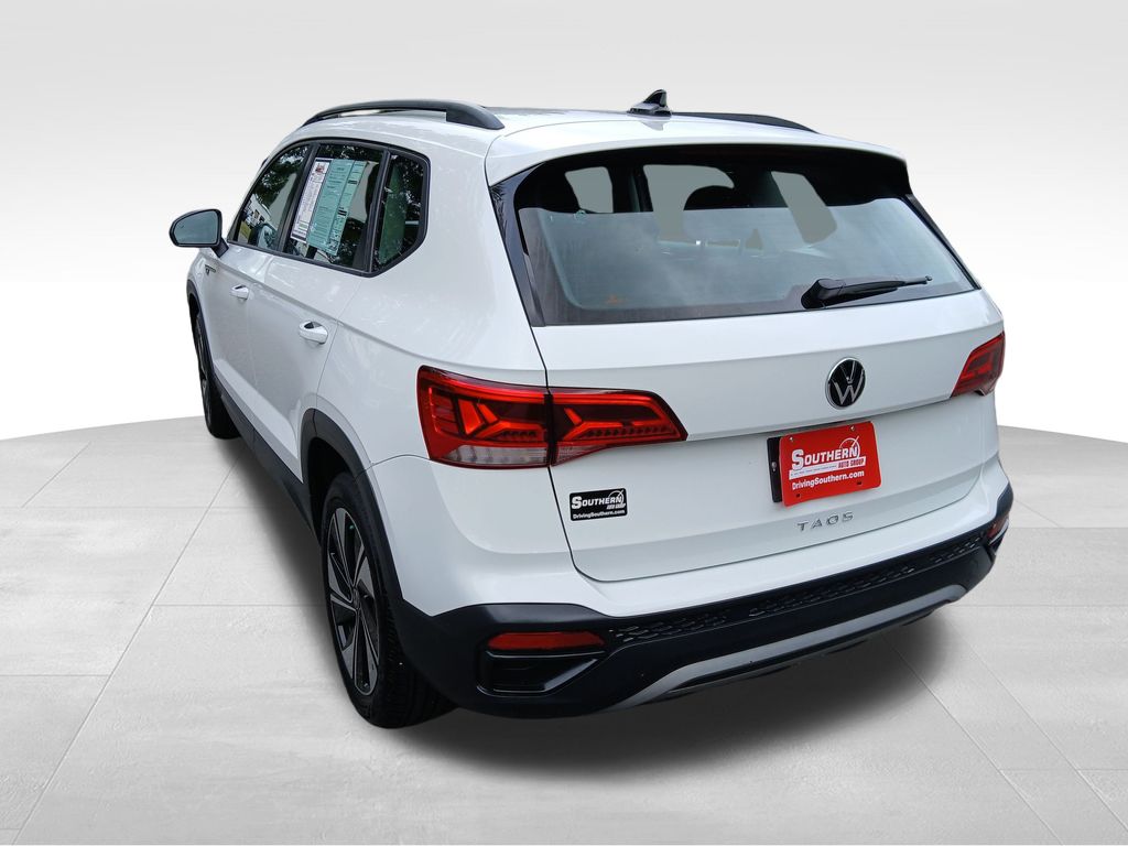 2024 Volkswagen Taos S photo 2