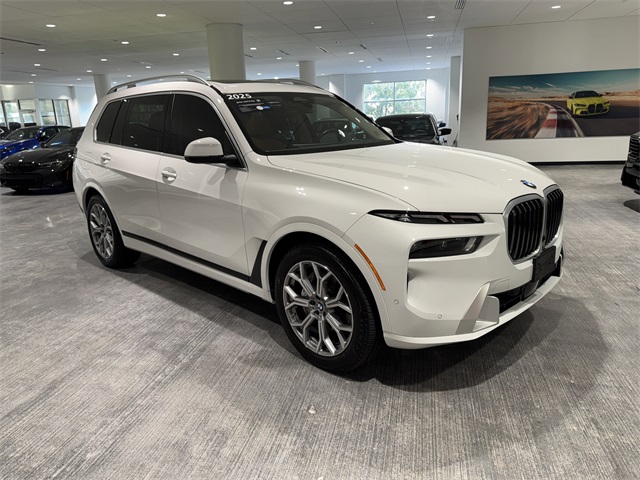 2025 BMW X7 Base's photo