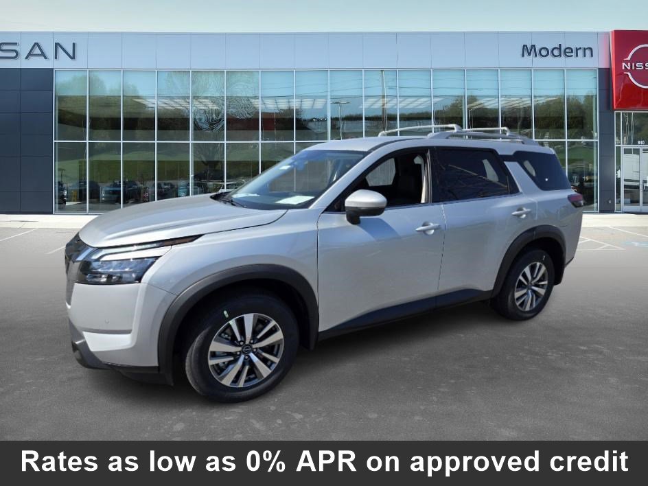 2025 Nissan Pathfinder SL's photo