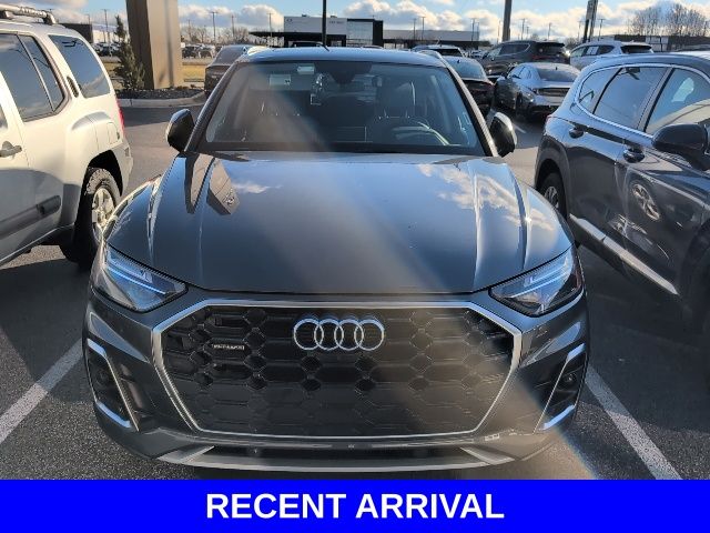 2023 Audi Q5 45 Premium Plus's photo