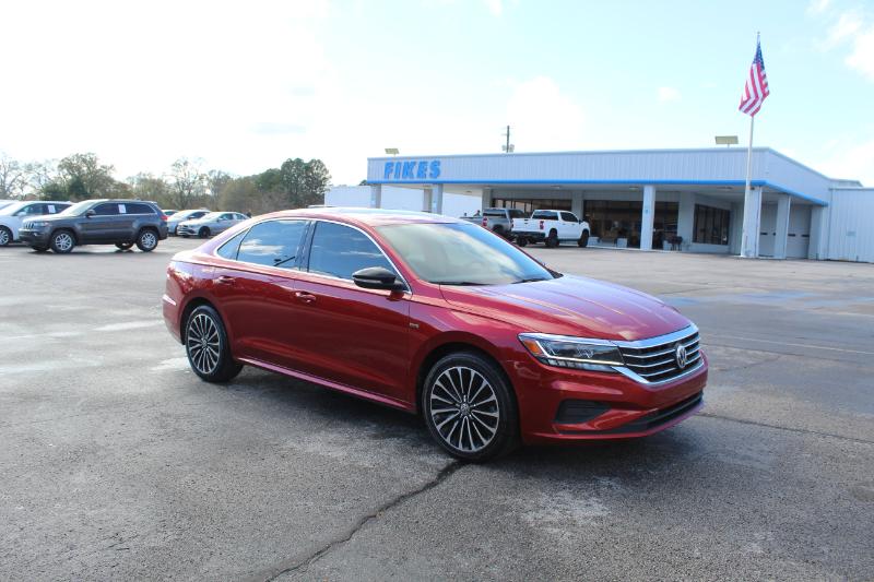 2022 Volkswagen Passat 2.0T Limited photo 4