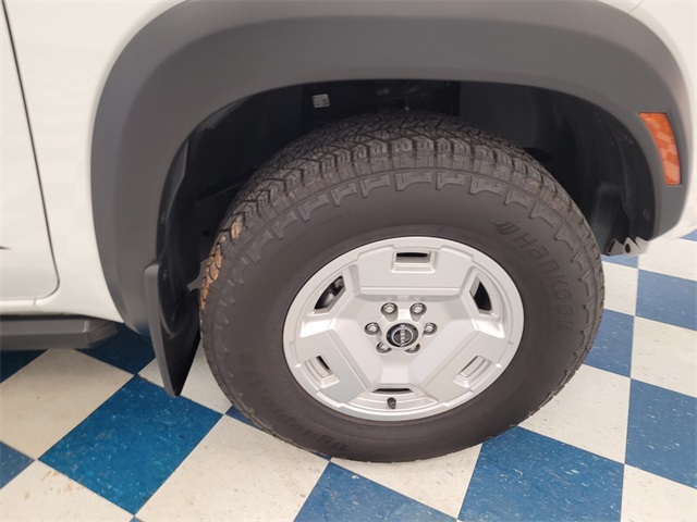 2024 Nissan Frontier SV Crew Cab photo 14