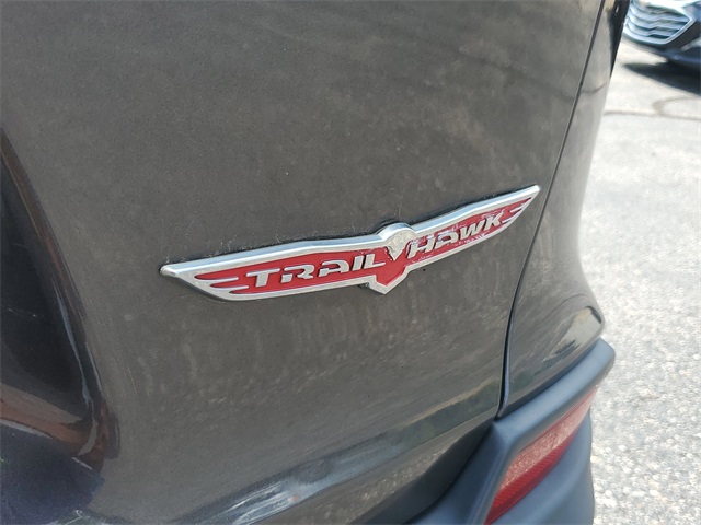 2019 Jeep Cherokee Trailhawk photo 3