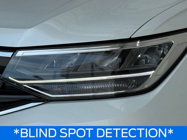 2023 Volkswagen Tiguan SE R-Line Black photo 9