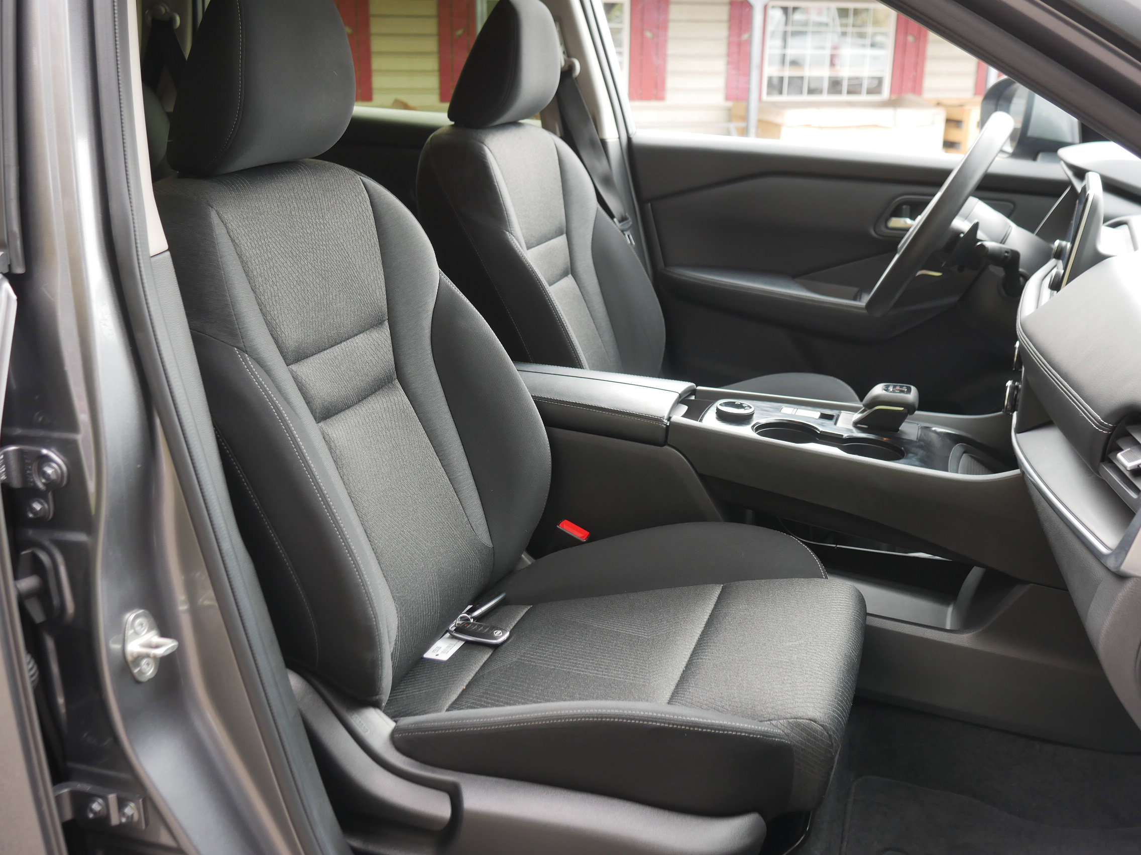 2024 Nissan Rogue SV photo 19