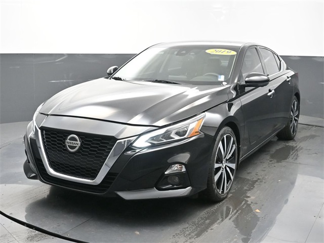 2019 Nissan Altima Platinum's photo