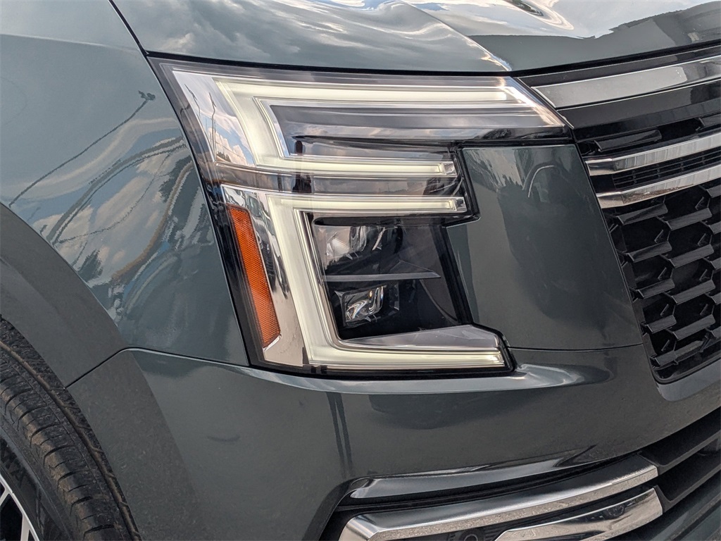 2026 Nissan Armada SL photo 6