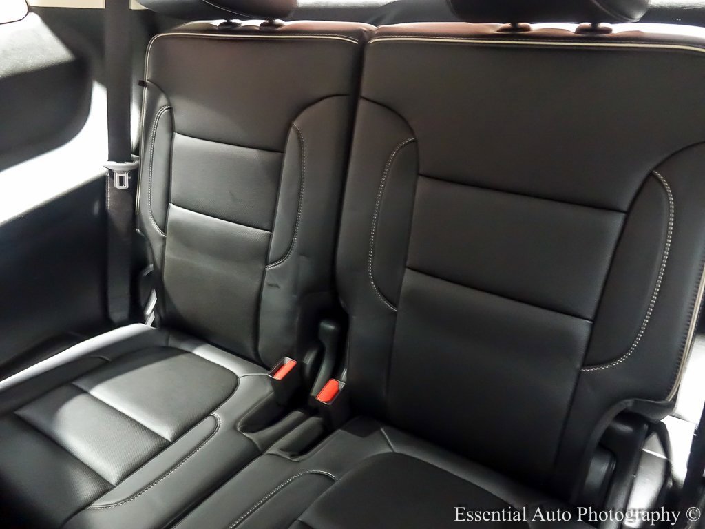 2023 GMC ACADIA - Image 17