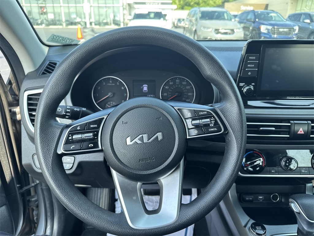 2022 Kia Seltos LX photo 20