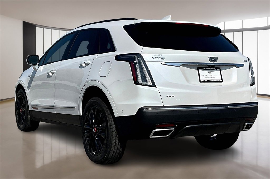 2025 Cadillac XT5 Sport photo 3