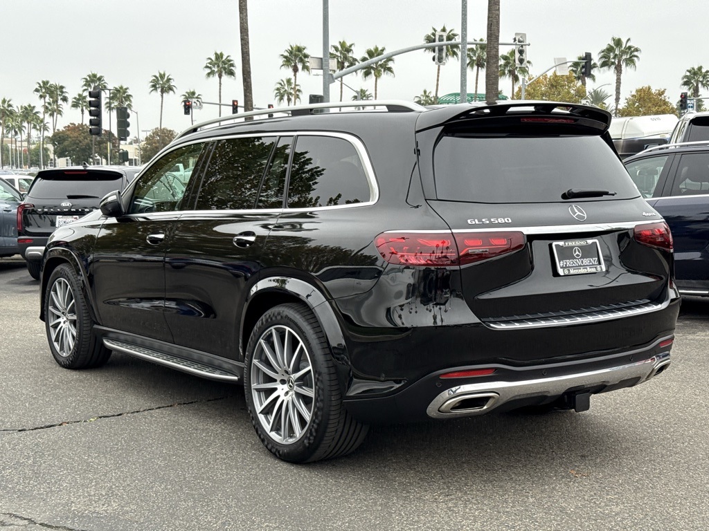 2024 Mercedes Benz GLS 580 4MATIC photo 3