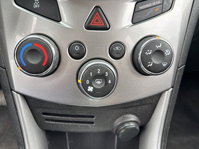 2016 Chevrolet Trax LT photo 16