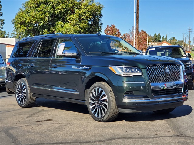 2023 Lincoln Navigator Black Label L's photo